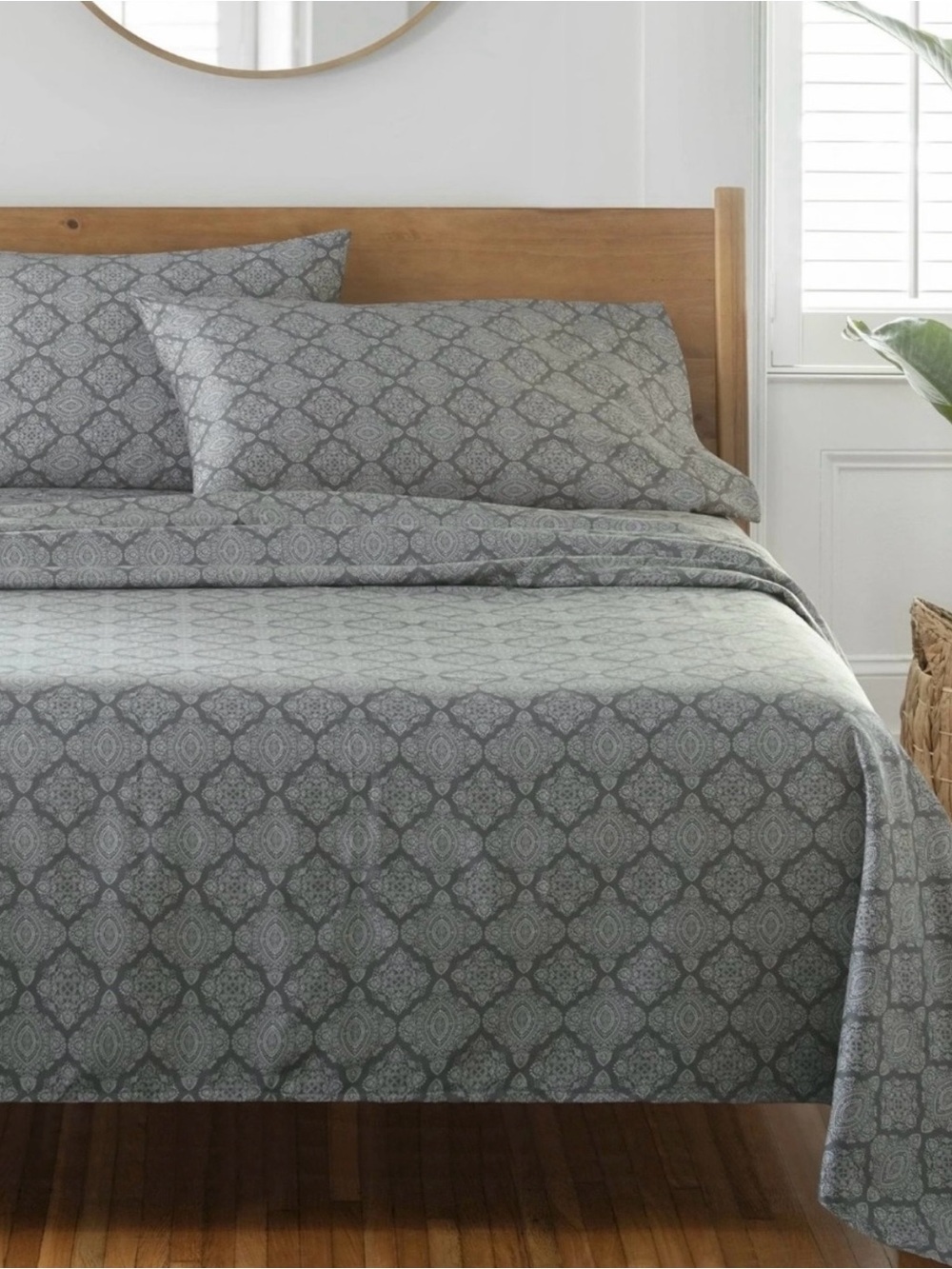 4pc Better Homes And Gardens Gray Geometric 100% cotton sheets King size
